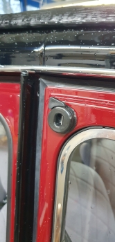 Preview: Fensterhalter oben rechts mit neuem Zapfen, 2CV/AK